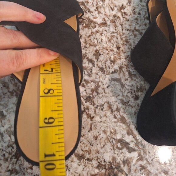 Banana Republic Black Suede heels sandals size 9M‎ - Picture 8 of 9